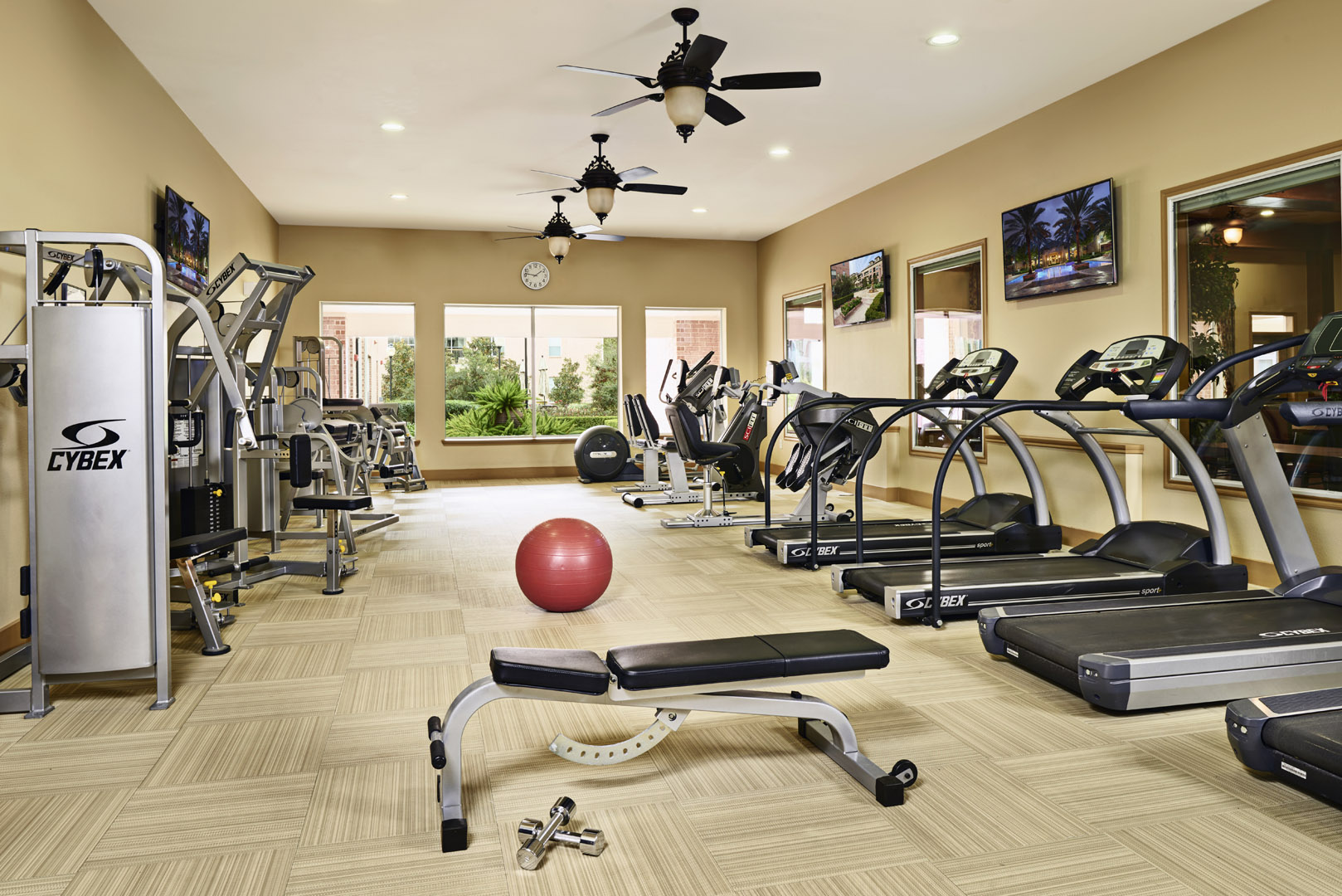 Amenities & Services - Camden Royal Oaks